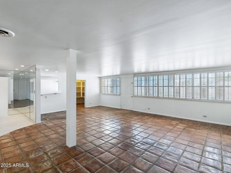 10-web-or-mls-Roosevelt-10