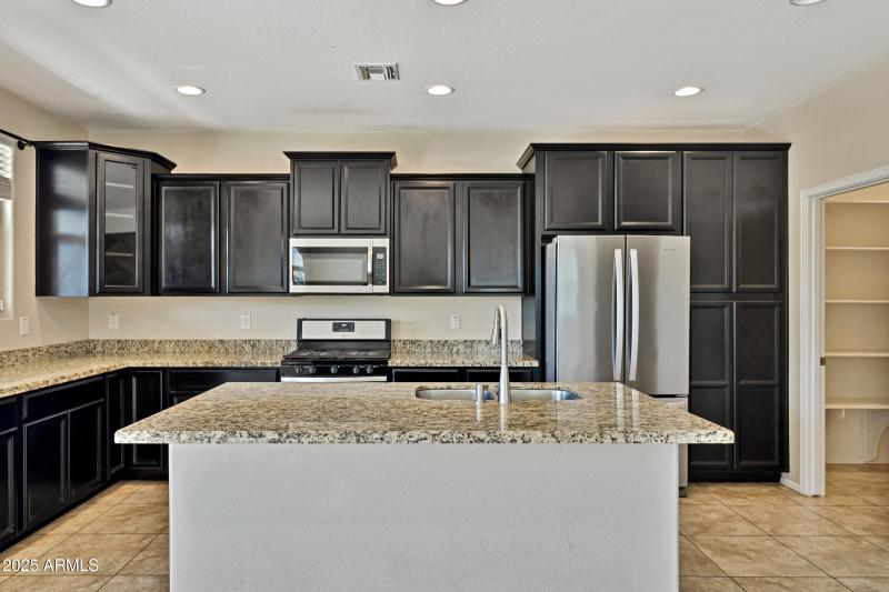 2075 W Bennett Way-15