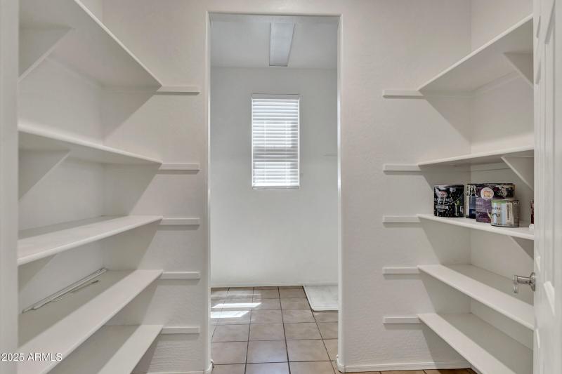 2075 W Bennett Way-36