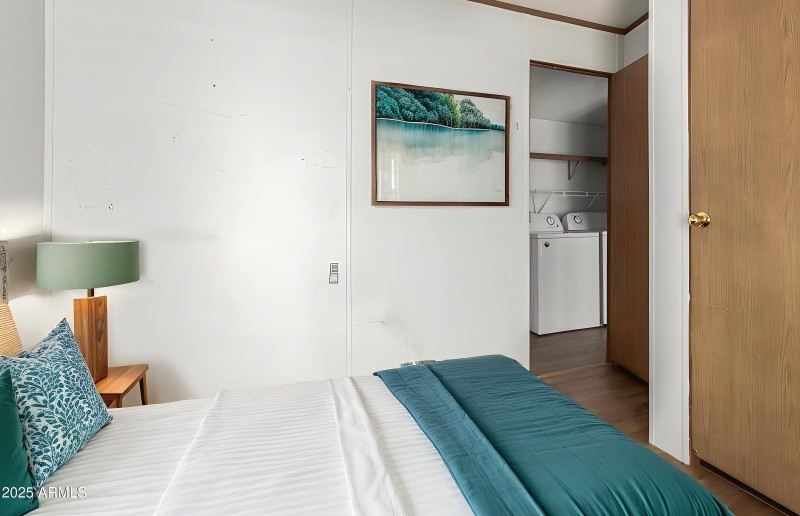 21-Apache-383 - Bedroom - Modern - 4