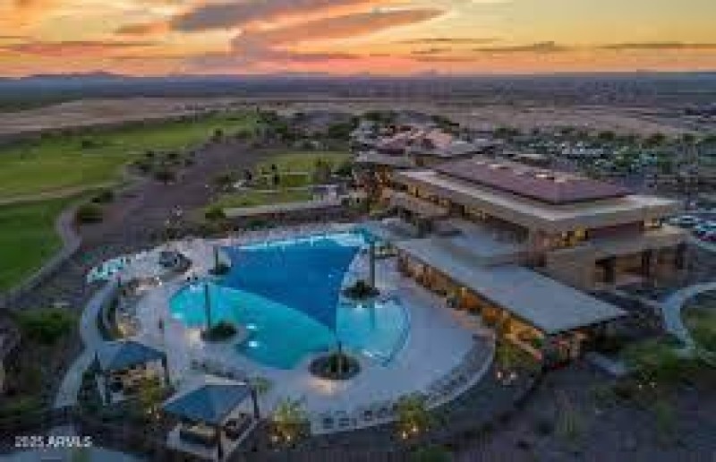 Saguaro Center 2