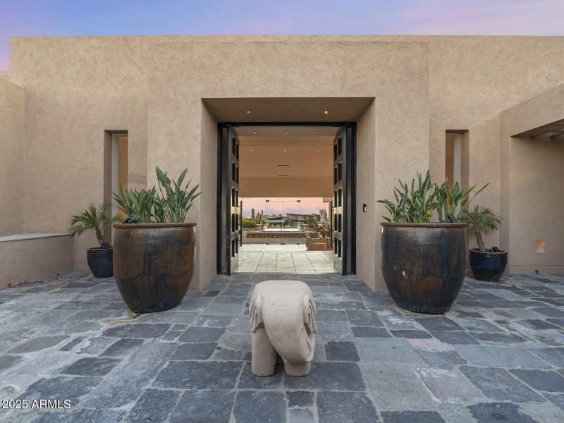 063_Courtyard