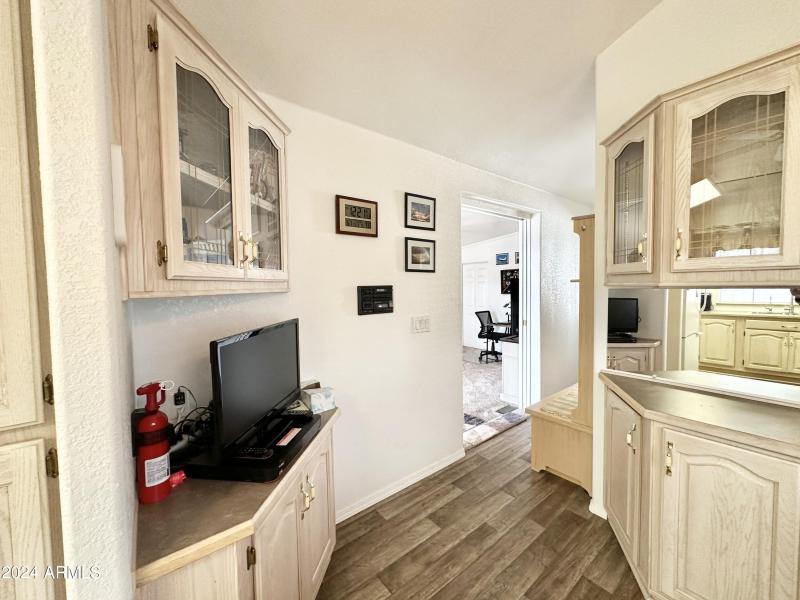 LIGHT COLORED CABINETRY