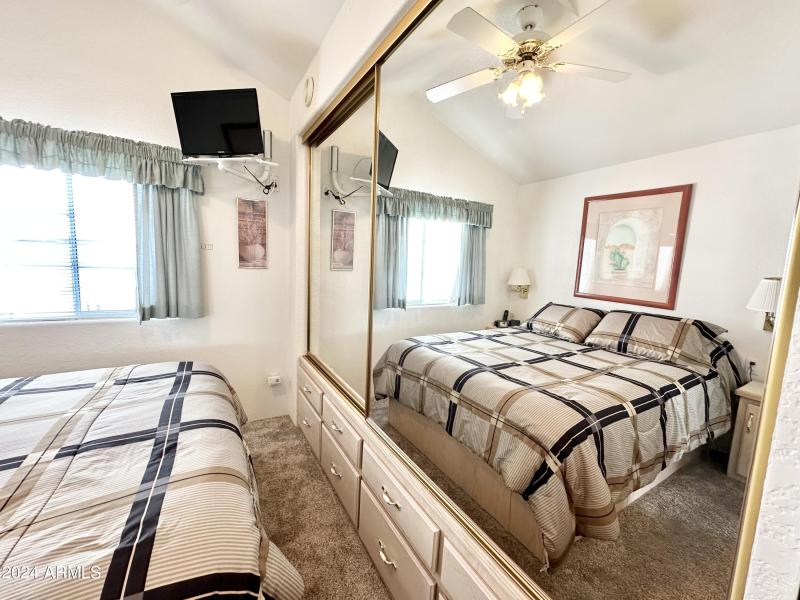 DRAWERS BELOW/TV MOUNTED