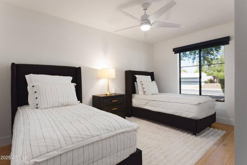 PropertyImageCo_13422N58thPl_WEB-4