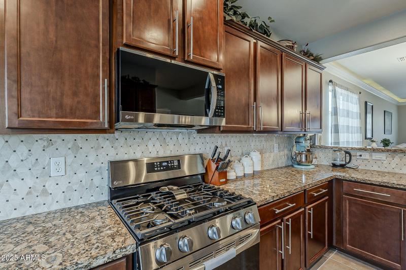 11-web-or-mls-Crescent Rd-11