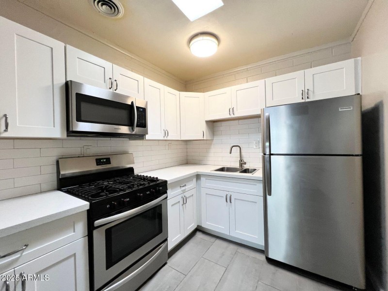 2 BEDROOM UNIT