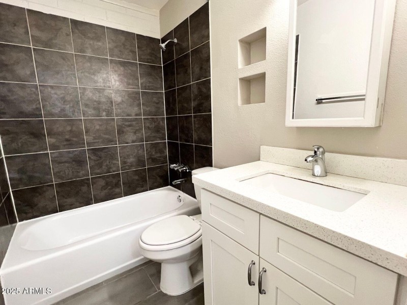 2 BEDROOM UNIT