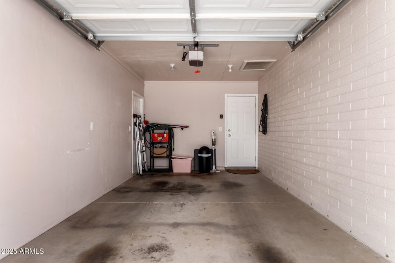 1 Car Garage