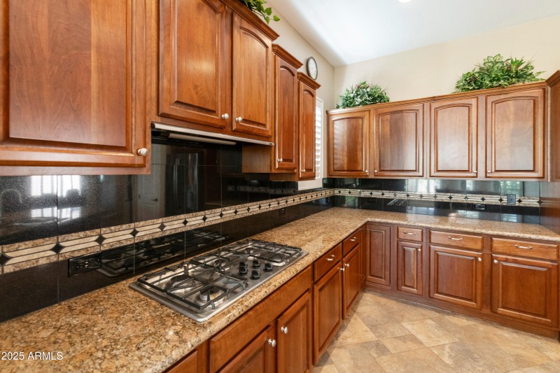 4430 E-011-045-DLB 2441-MLS_Size