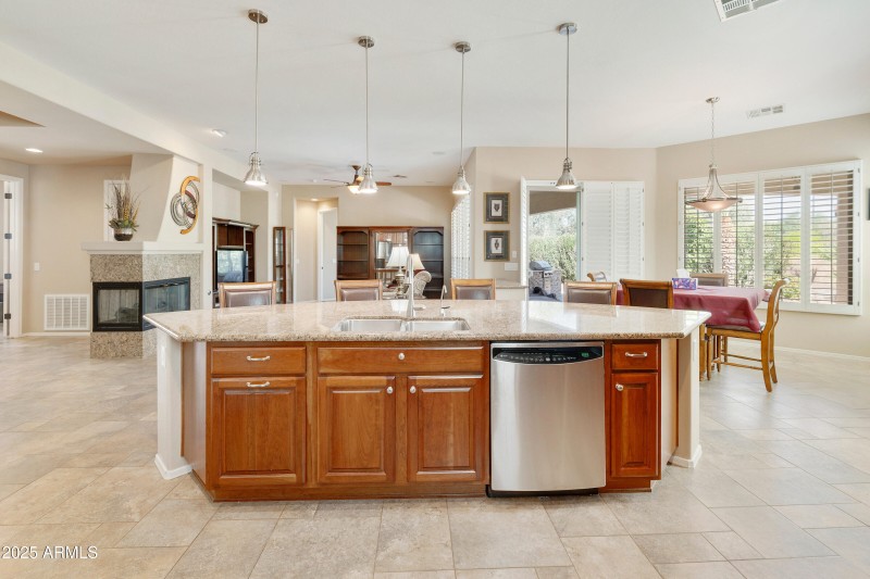 4430 E-014-055-dlb-MLS_Size