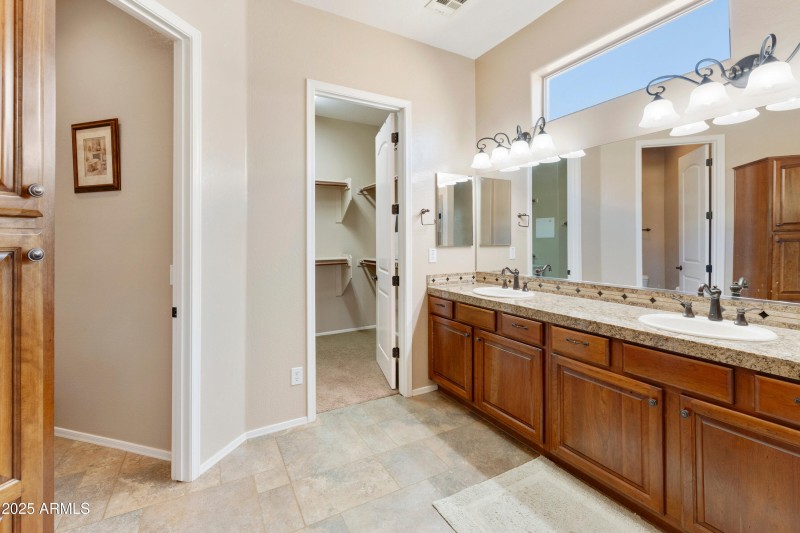 4430 E-022-049-dlb-MLS_Size