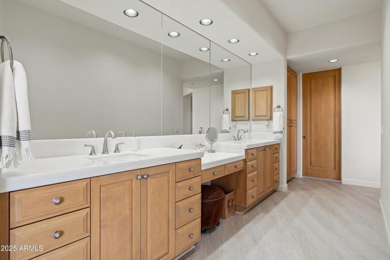 25-11163 E Prospect Point Dr (25 of 40)