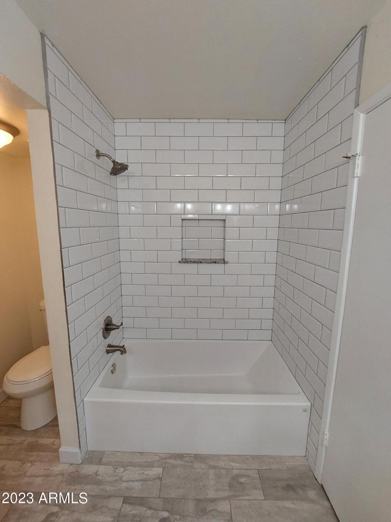 6140WTownleyAvePics25