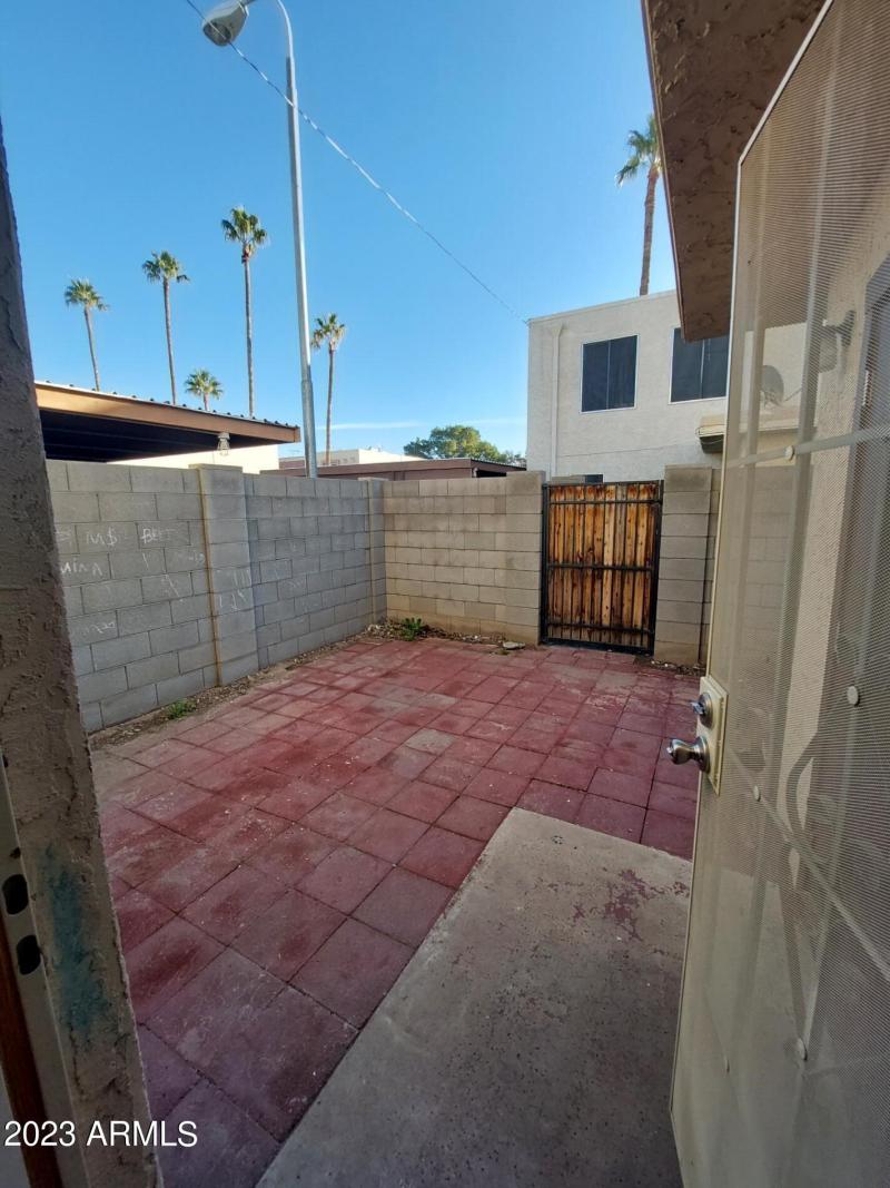 6140WTownleyAvePics9