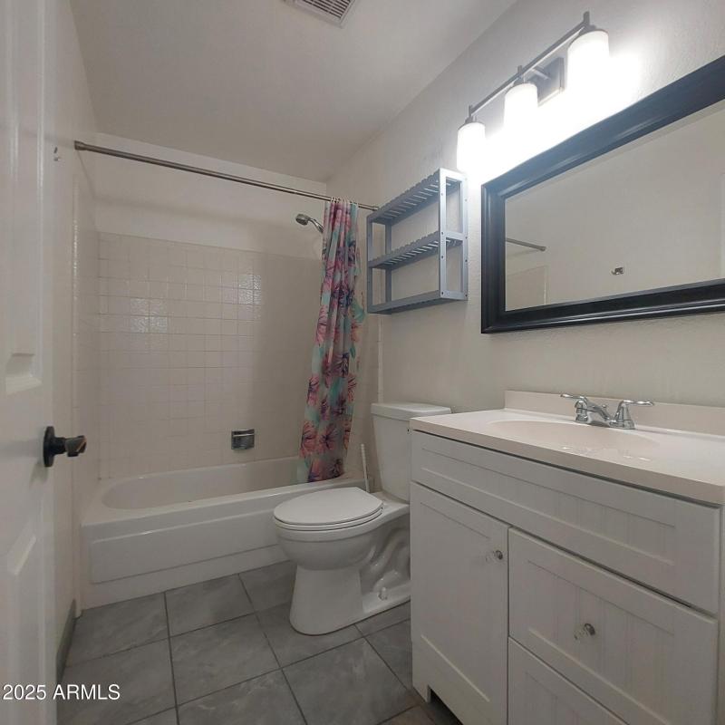 14076 N. 26th Ave. PICS23