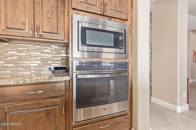 And wall oven w/MWO above