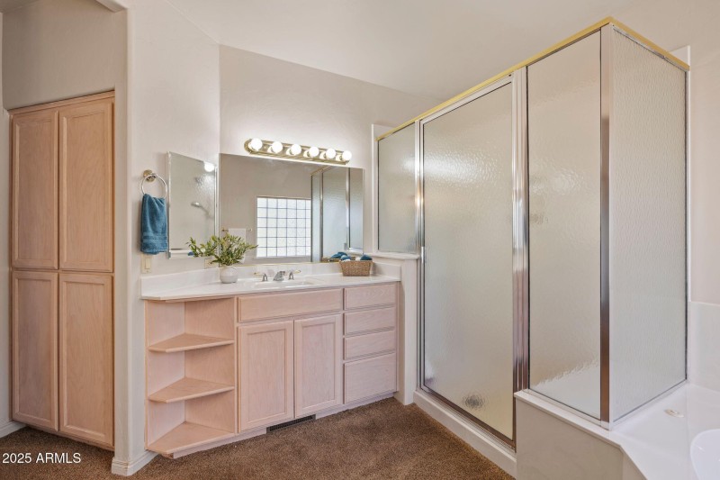 100-Primary Bathroom