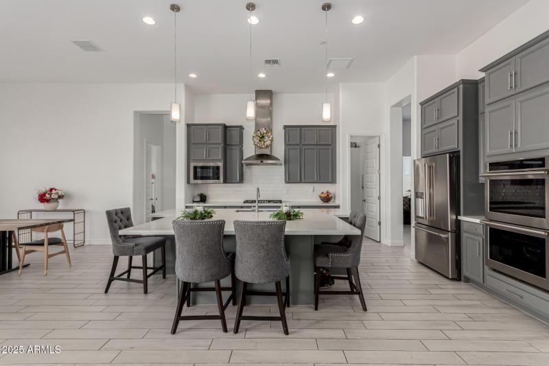 14 - White Feather 3816