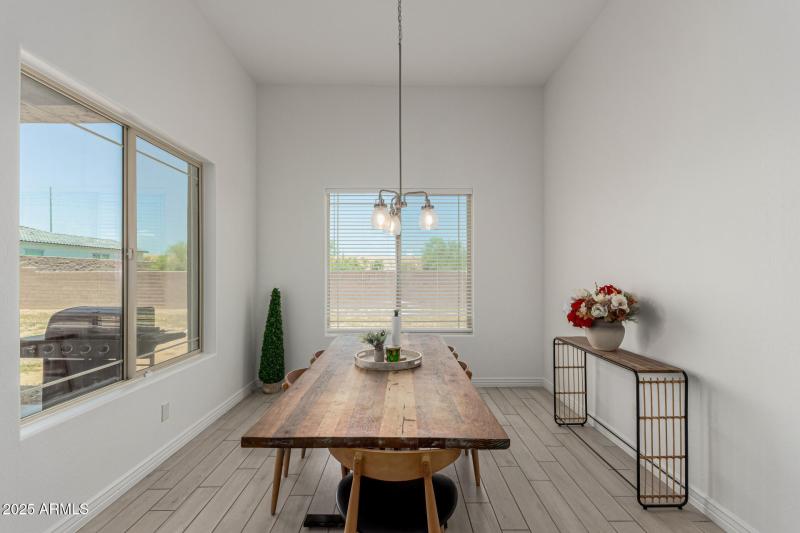 18 - White Feather 3816