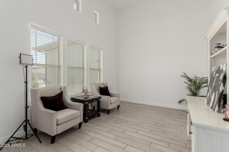 22 - White Feather 3816