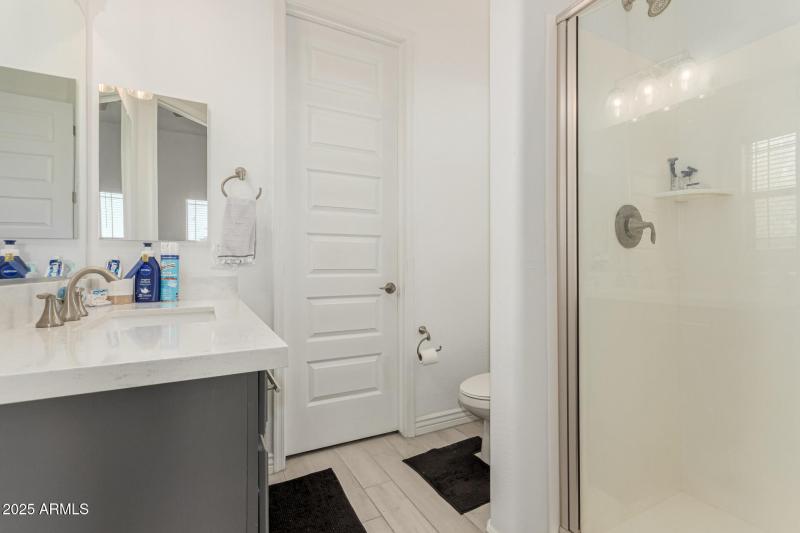 39 - White Feather 3816