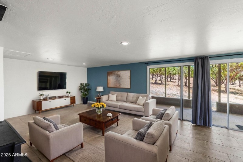 10-Living-Room-(1)-Furniture-removed-0 -