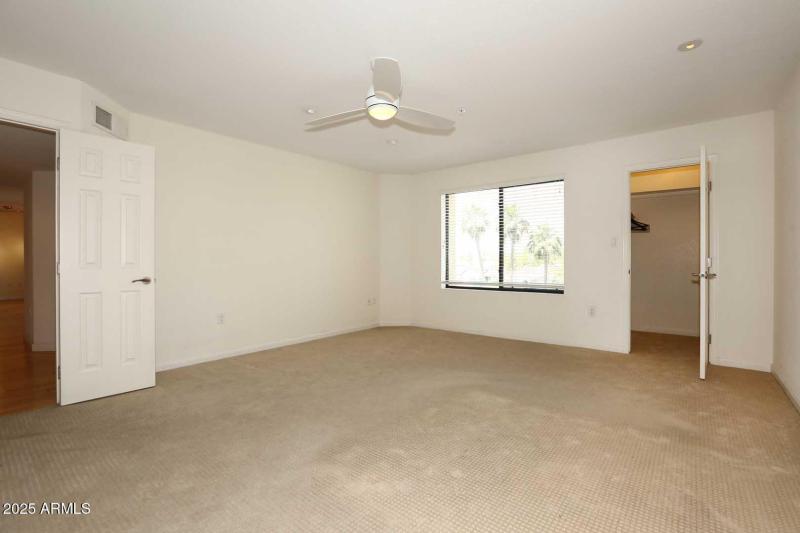 Master Bedroom Suite w-Double Door entry