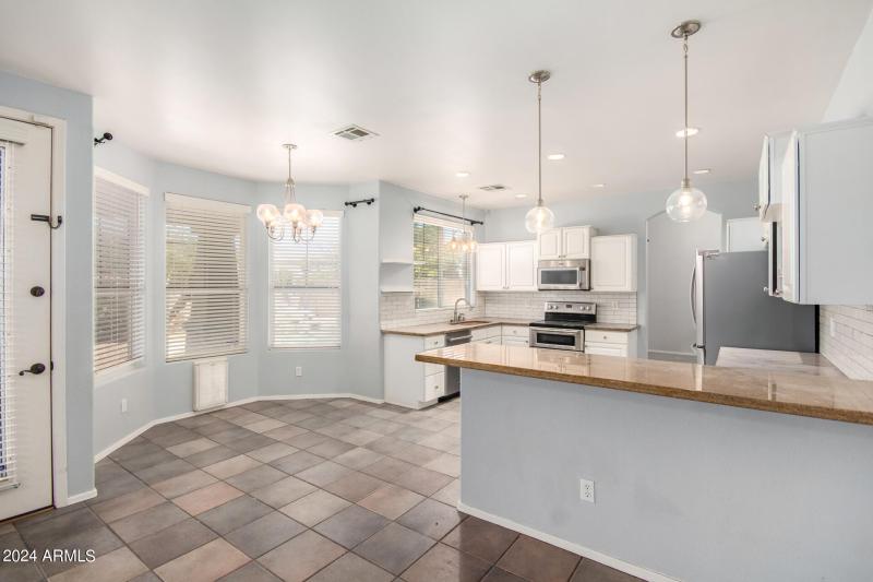 Kirchen with Stainless appliances