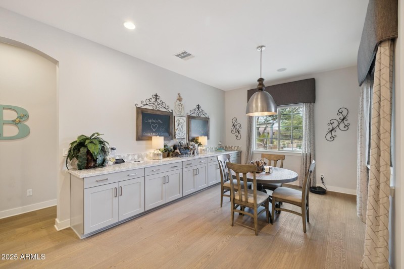 Eat in Kitchen Dining