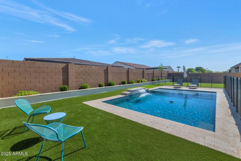 4418 W Park View Lane