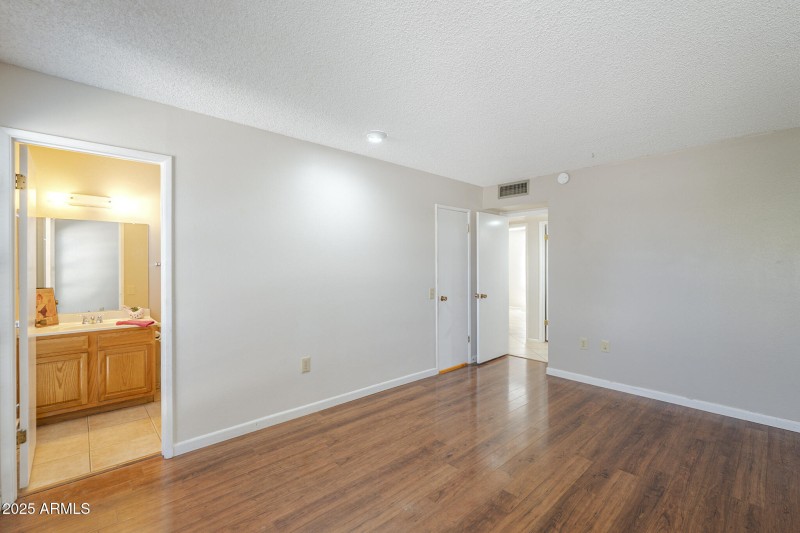 PRIMARY BEDROOM 4
