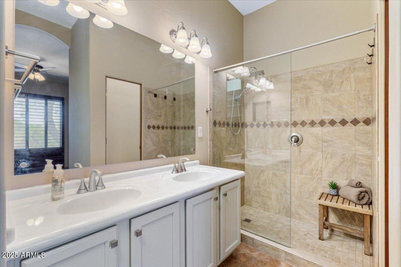 Downstairs Suite Bathroom