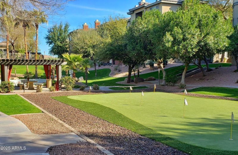 Common Area - Putting Green 2