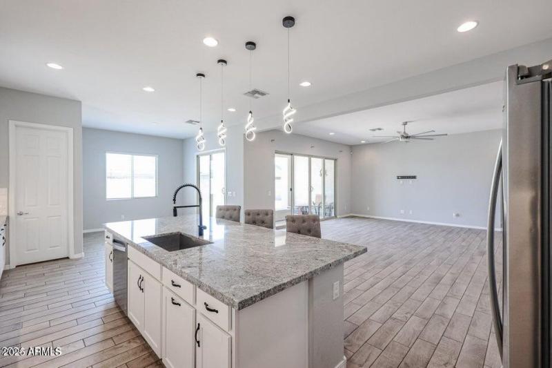 Kitchen / Living room