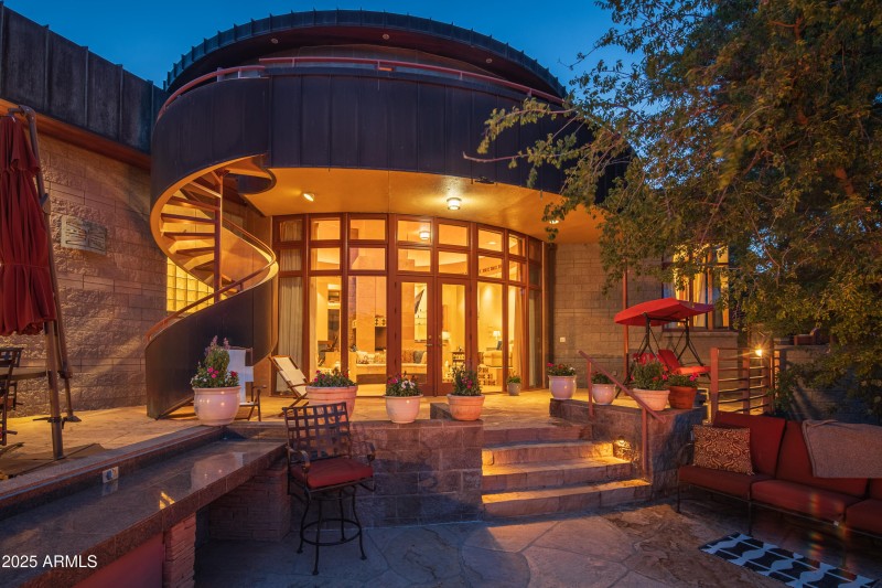 JL_80EWingDr-exteriors-35