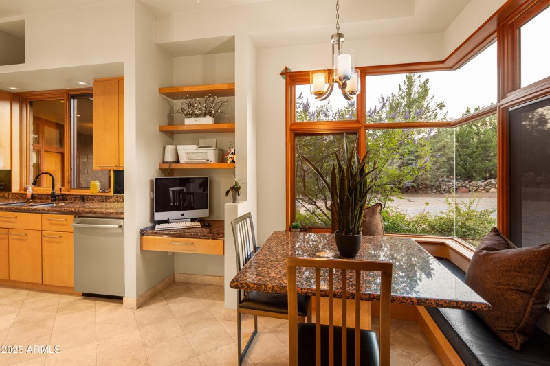 JL_80EWingDr-interiors-CommonAreas-15