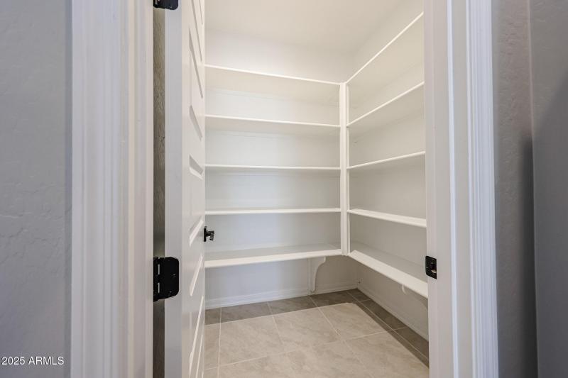 Walk in Pantry