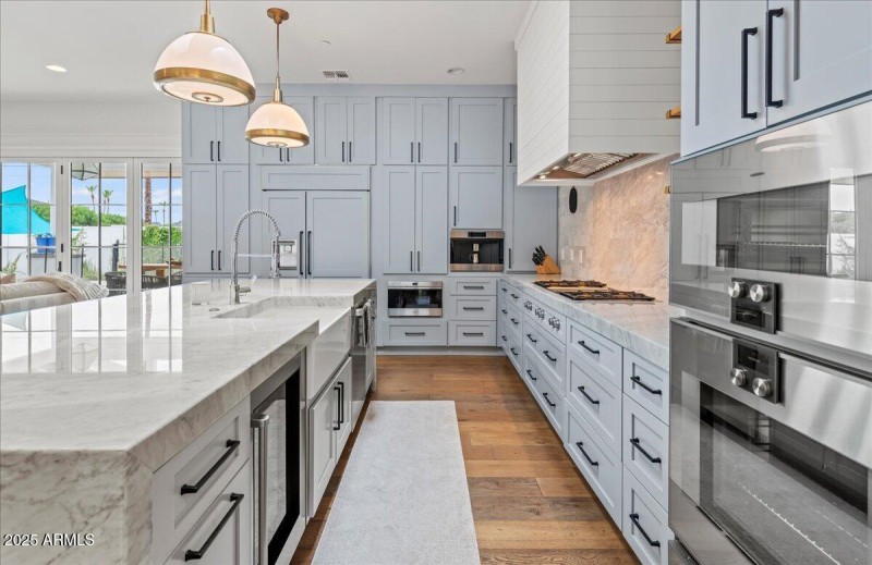 08-4569 E Lafayette Blvd 08