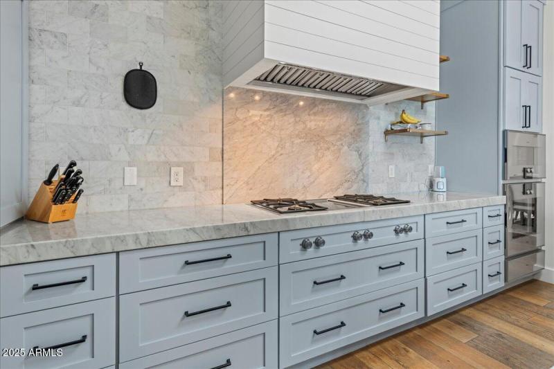 10-4569 E Lafayette Blvd 10