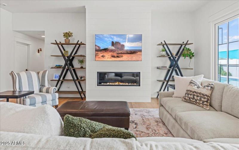 14-4569 E Lafayette Blvd 14