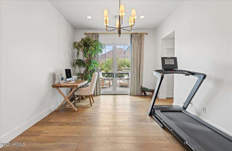 19-4569 E Lafayette Blvd 19