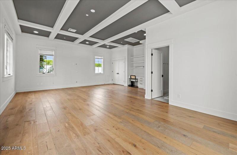 24-4569 E Lafayette Blvd 24