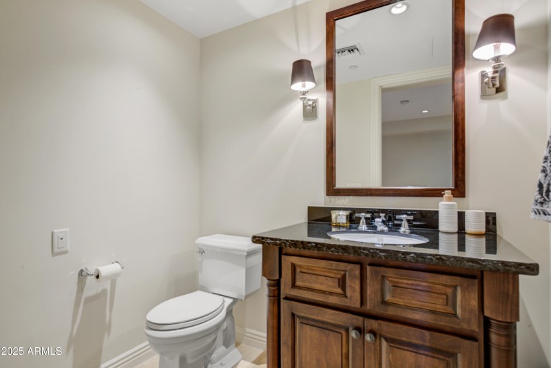 09-Powder Room