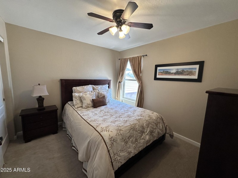 Guest Bedroom - Queen Bed
