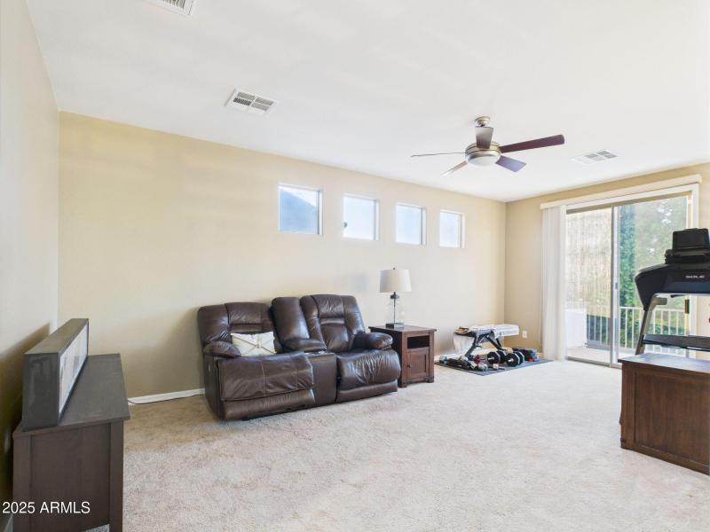 23-web-or-mls-CAM03379G0-PR0138-STILL023