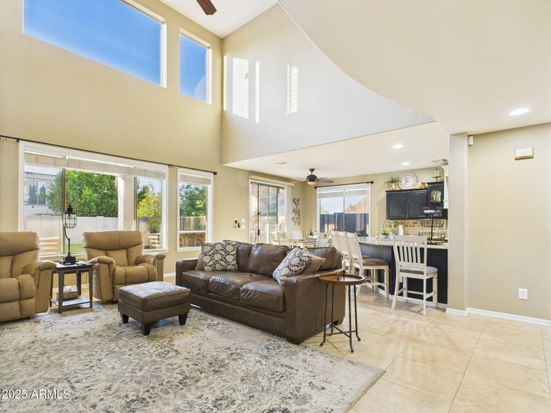 10-web-or-mls-CAM03379G0-PR0138-STILL010