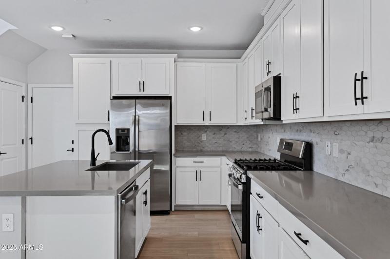 679 E Furness Dr Unit 101-15