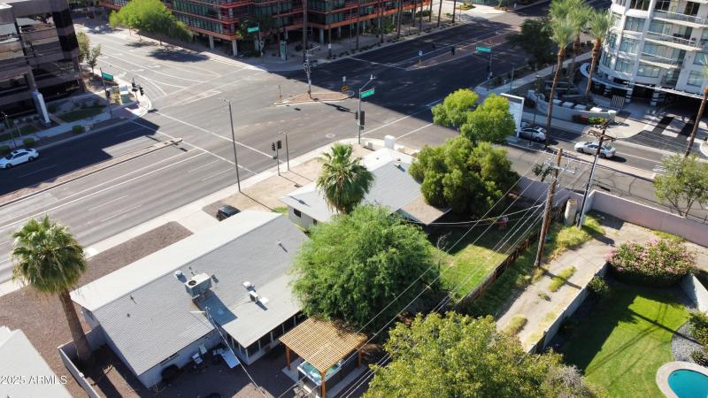 4 Way Signal at Major Intersection