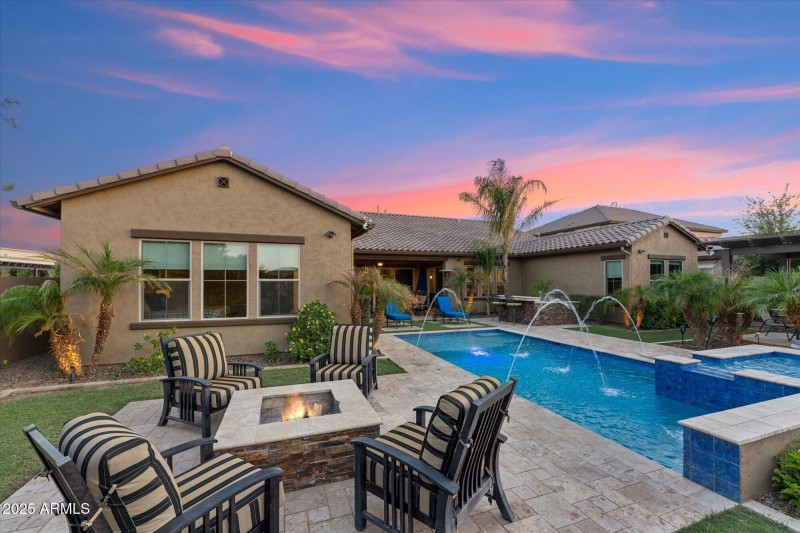 Pool/Firepit area